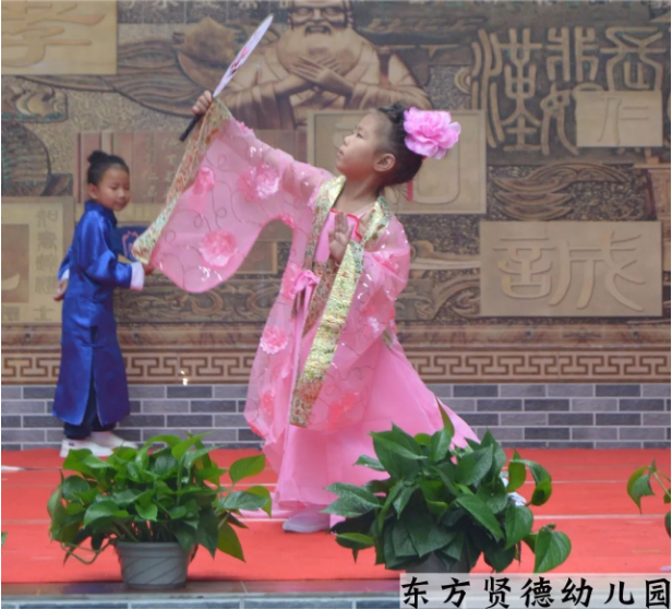 东方贤德幼儿园幼儿汉服秀