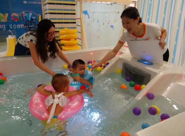 全优加芬兰探索式早教教宝宝游泳