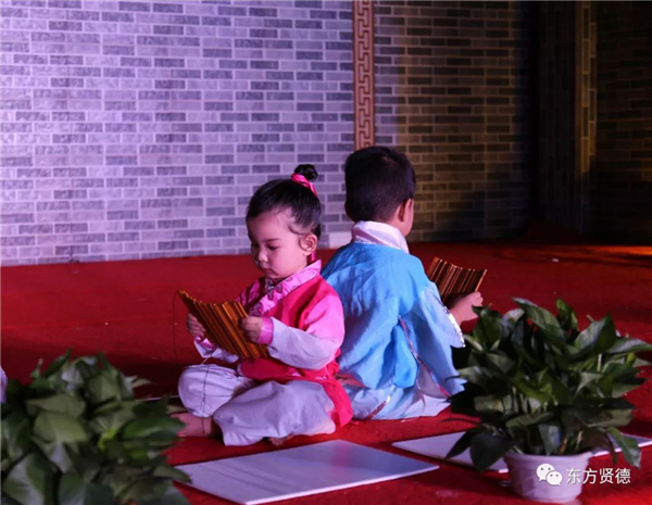 幼儿园舞蹈《千字文》