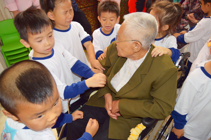 幼儿敬老德育活动 幼儿敬老德育活动